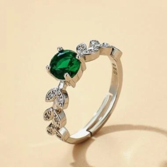 STERLING SILVER EMERALD ZIRCON RING - Picture 5 of 7